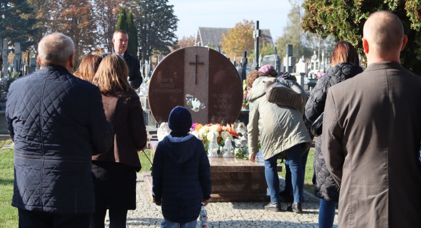 Pogrzeb dzieci utraconych w Zambrowie [FOTO]