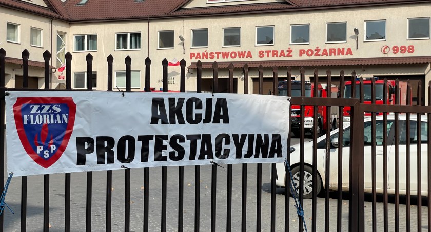 Zambrowscy strażacy dołączyli do akcji protestacyjnej [FOTO]