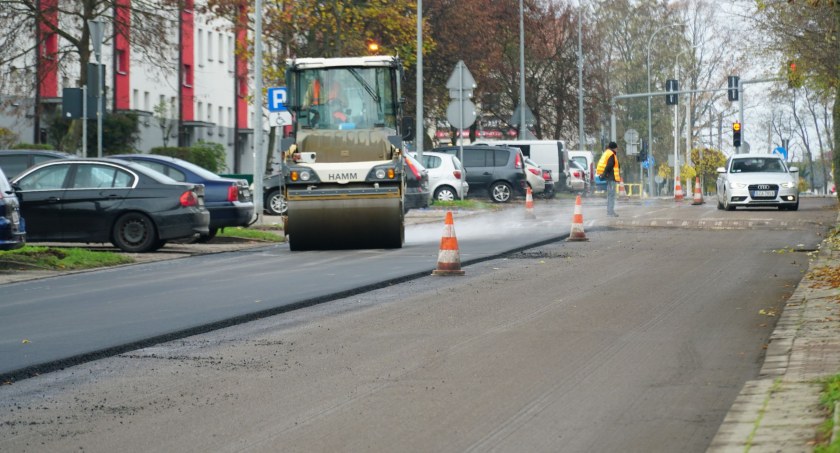 Trwa remont nawierzchni dwóch ulic w Zambrowie [FOTO]