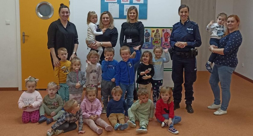 Przedszkolaki z Szumowa uczyły się bezpieczeństwa na drodze [FOTO]