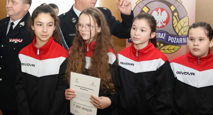 Młodzieżowe Drużyny Pożarnicze otrzymały promesy na zakup sprzętu i umundurowania [FOTO]