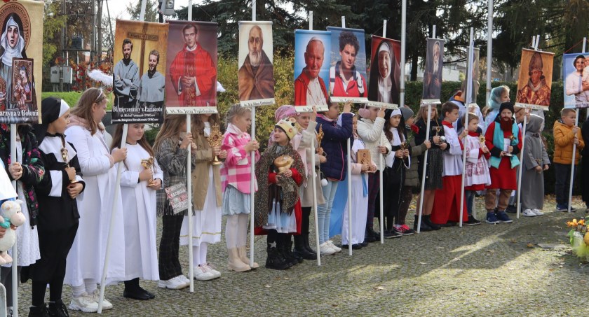Korowód świętych przeszedł w 