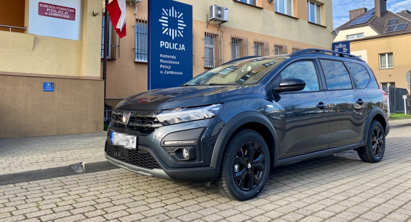 Nowy radiowóz zambrowskiej policji [FOTO]