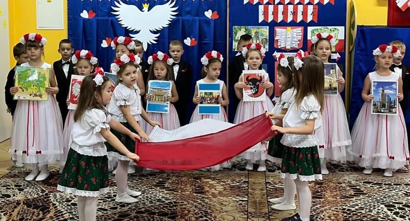 Dzieci z Miejskiego Przedszkola nr 4 „Biedronki” uczciły Narodowe Święto Niepodległości [FOTO]