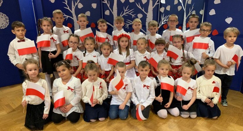 „Była, jest i będzie…” - przedszkolaki z MP1 uczciły rocznicę odzyskania niepodległości [FOTO+VIDEO]