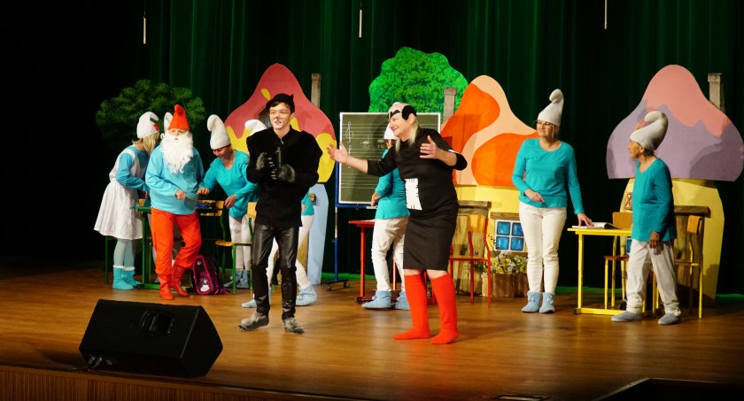 Smerfne mikołajki z Teatrem Form Różnych [FOTO+VIDEO]