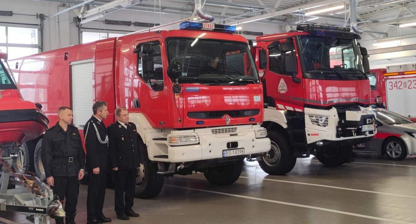 Ciężki samochód ratowniczo-gaśniczy trafił do OSP Szumowo [FOTO]