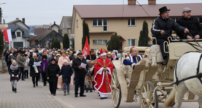 Orszak Trzech Króli w Rutkach-Kossakach [FOTO]