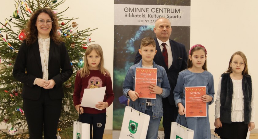 Laureaci konkursu pn. „Świąteczna bombka” nagrodzeni [FOTO]