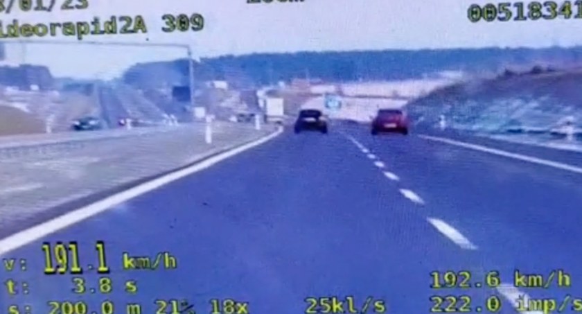 Ta randka kosztowała go 2,5 tys. zł i 15 pkt. [VIDEO]