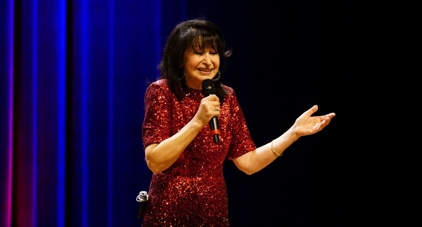 Krystyna Giżowska zaśpiewała w Zambrowie z okazji Dnia Babci i Dziadka [FOTO+VIDEO]