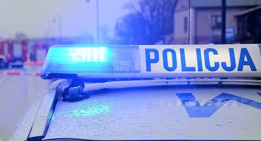 Nastolatka potrącona na przejściu dla pieszych. Kierowca odjechał z miejsca zdarzenia