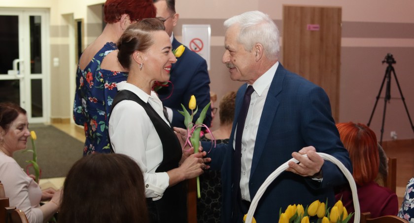 Zaśpiewali i zagrali z okazji Dnia Kobiet w Szumowie [VIDEO+FOTO]