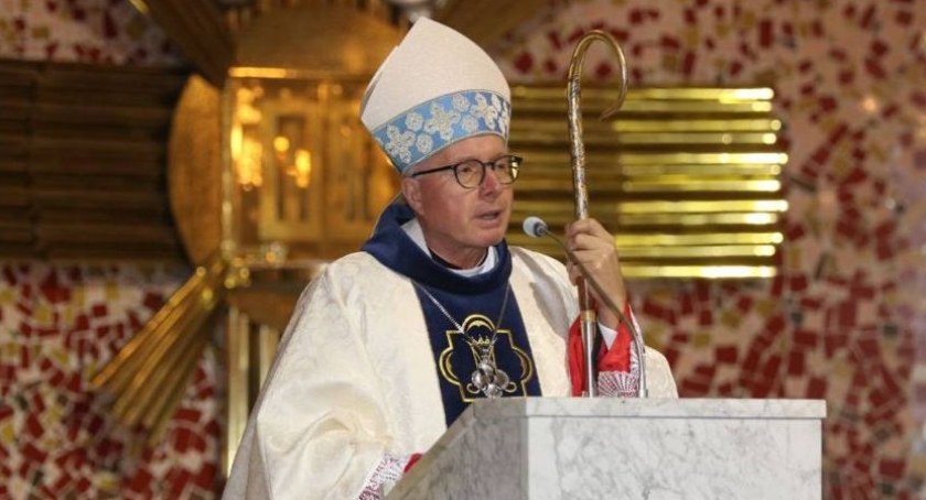 Biskup ostrzega przed sekciarskimi działaniami na terenie diecezji łomżyńskiej