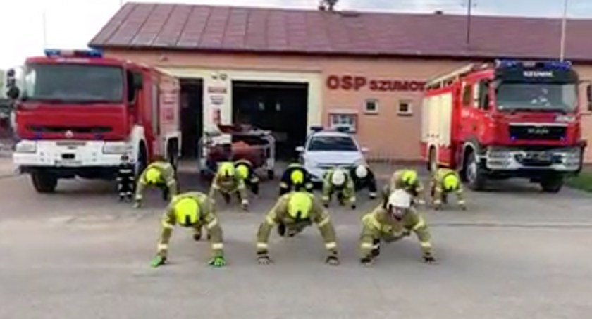 OSP Szumowo rozpoczęło #Ksawciochallange. Teraz kolejni strażacy pompują dla Ksawcia [VIDEO]