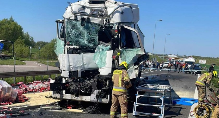 Kompletnie pijany jechał ciężarówką na S8. Jedna osoba w szpitalu