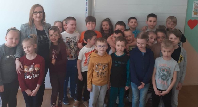 Dzień eksperymentów w klasie Ia w SP3 w Zambrowie [FOTO]