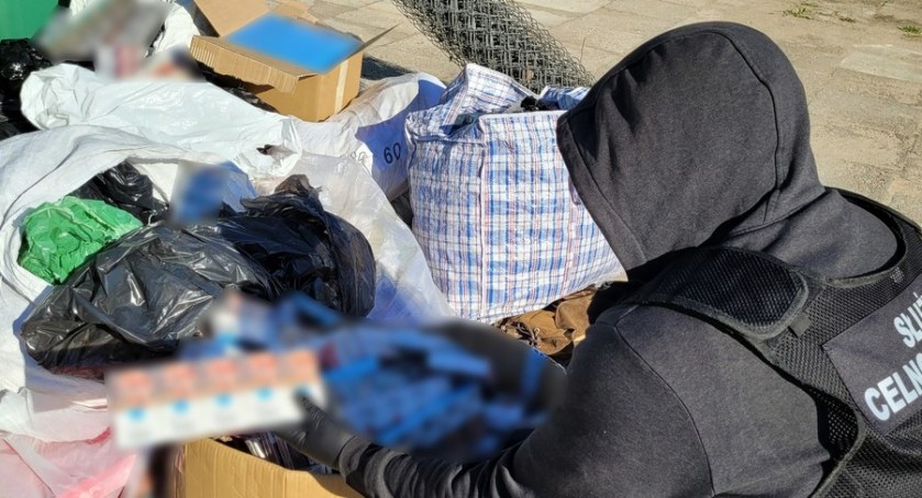 Nielegalne papierosy i alkohol - KAS zlikwidowała przemytniczą „dziuplę” [FOTO+VIDEO]