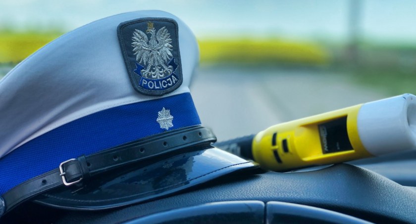 59-latek miał ponad 2 promile alkoholu i dożywotni zakaz prowadzenia. Grozi mu do 5 lat więzienia