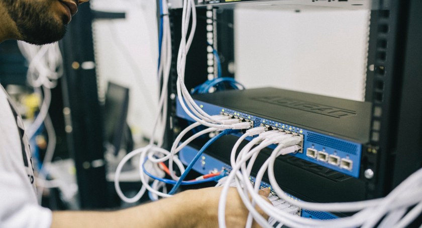 Serwer Dell R740 i Dell R640 dla dużych firm oraz serwerowni