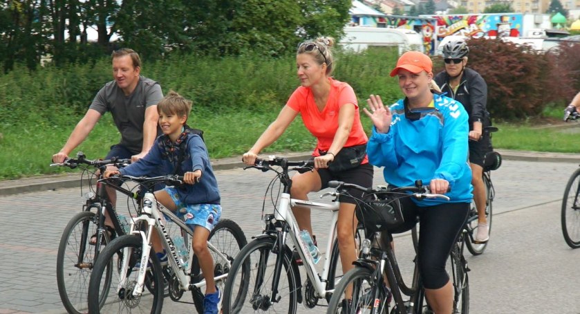 Zambrów na rowery 2023. Tym razem rowerzyści odwiedzili Rosochate Kościelne [FOTO+VIDEO]