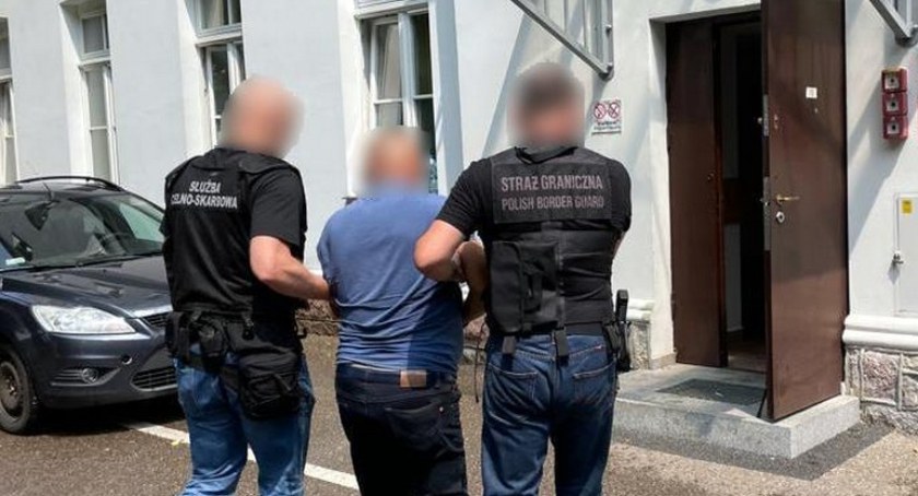 Kolejne zatrzymania w sprawie największego w historii przemytu papierosów do Polski [VIDEO+FOTO]