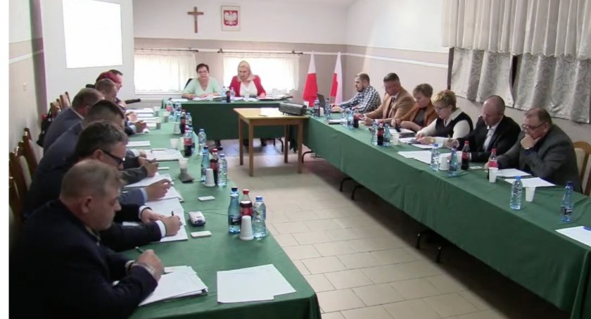 Oświadczenie majątkowe władz oraz radnych Gminy Kołaki Kościelne. Zobacz, kto ile zarobił