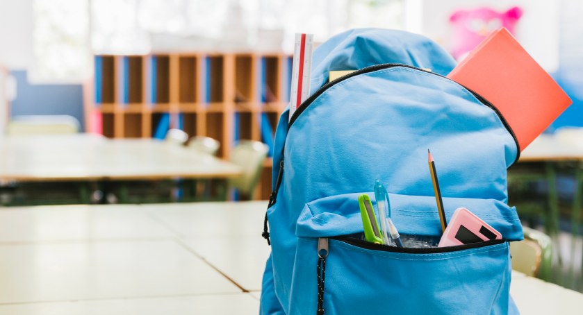 ZUS: Rodzice złożyli już 885 tys. wniosków o wyprawkę szkolną 