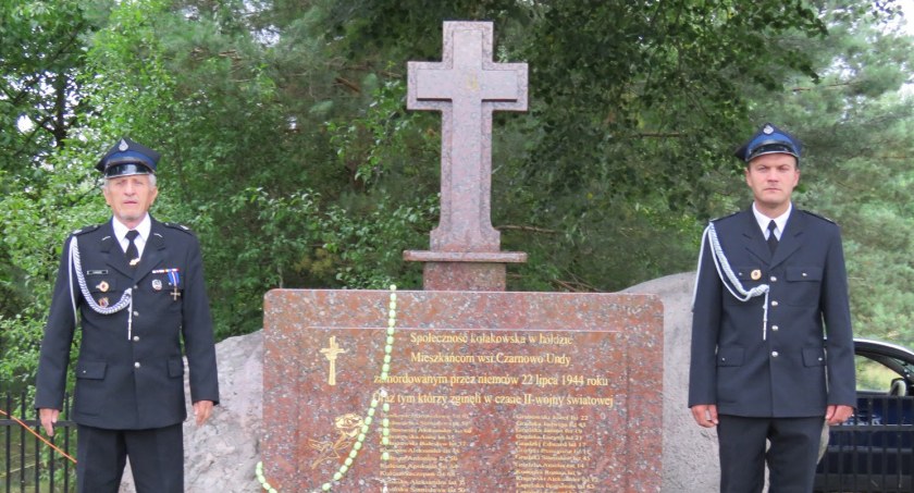 Upamiętnili ofiary tragicznych wydarzeń pacyfikacji wsi Czarnowo-Undy [FOTO]