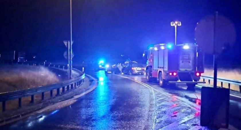 Trzy osoby ranne po wypadku na DK66 [FOTO]