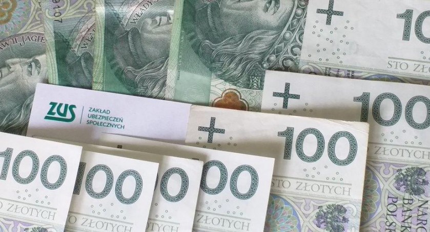 ZUS: Do 31 lipca wnioski o ulgę bez opłaty prolongacyjnej 
