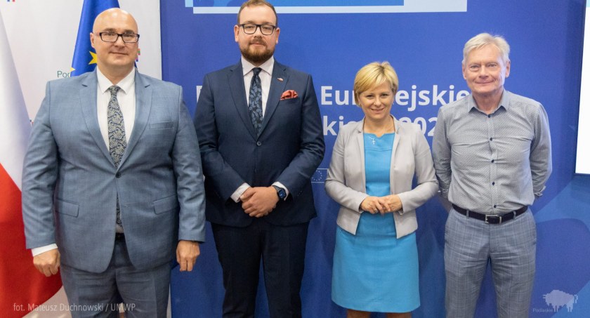 Ponad 2 mln zł na aktywizację bezrobotnych dla PUP w Zambrowie [FOTO]