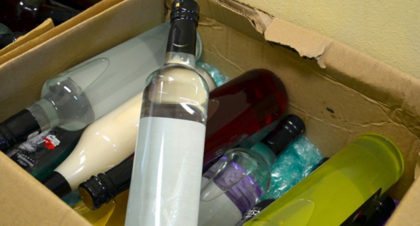 90 litrów nielegalnego alkoholu przechwyciła podlaska KAS [FOTO]