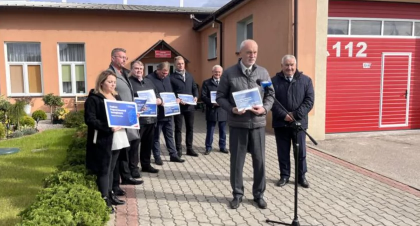Samorządowcy otrzymali symboliczne bony na dofinansowanie zadań w ramach 8. edycji RPIS