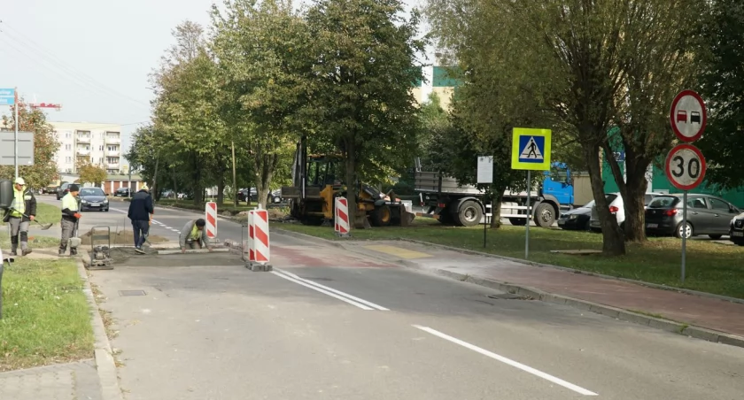 Wyniesione przejście dla pieszych powstaje na ul. Pileckiego [FOTO]