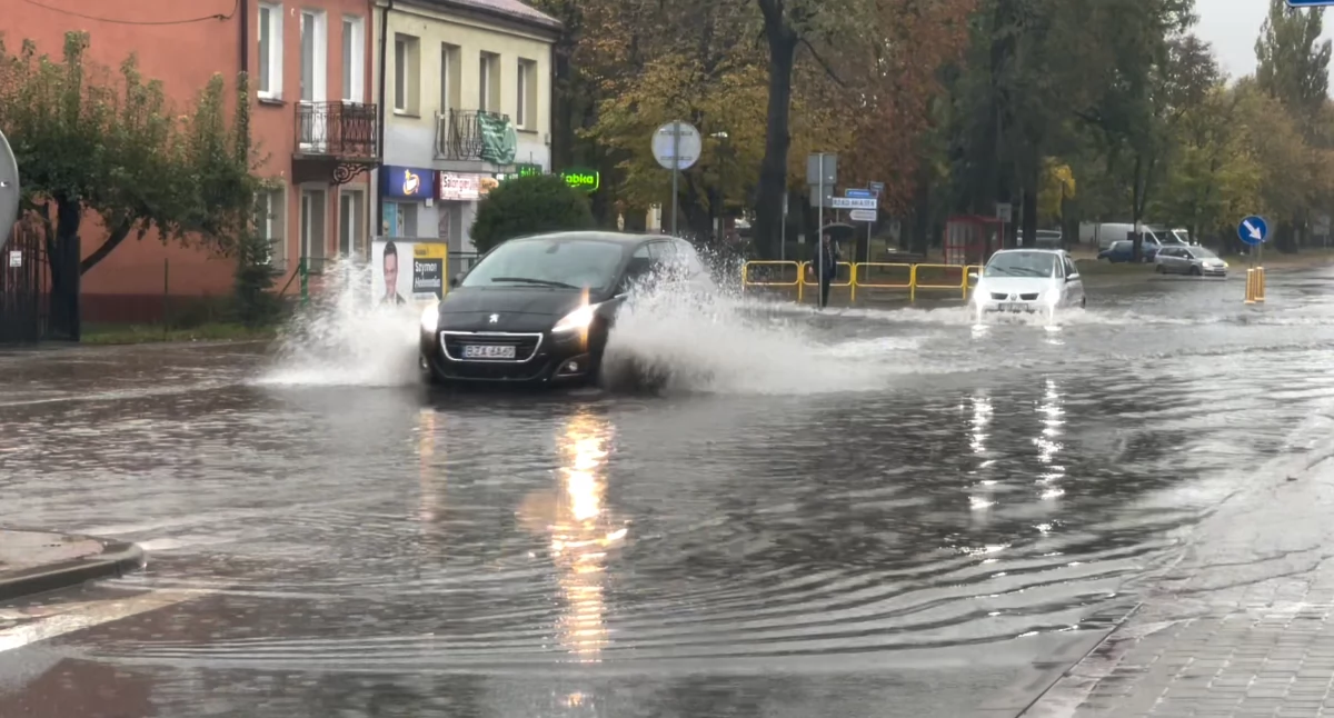 Strażacy walczyli ze skutkami ulewy w Zambrowie [VIDEO+FOTO]