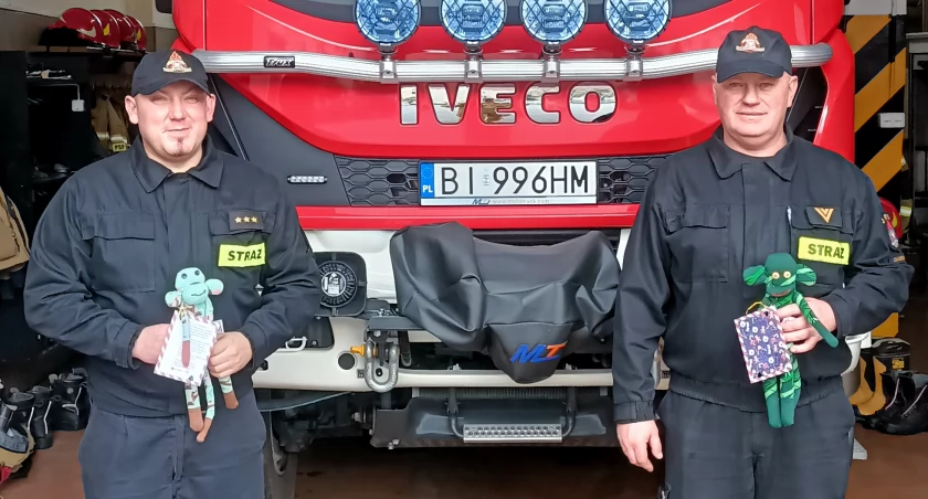 Małpki-maskotki trafiły do strażaków PSP Zambrów [FOTO]
