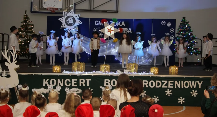 Koncert bożonarodzeniowy w wykonaniu przedszkolaków z MP5 [VIDEO+FOTO]