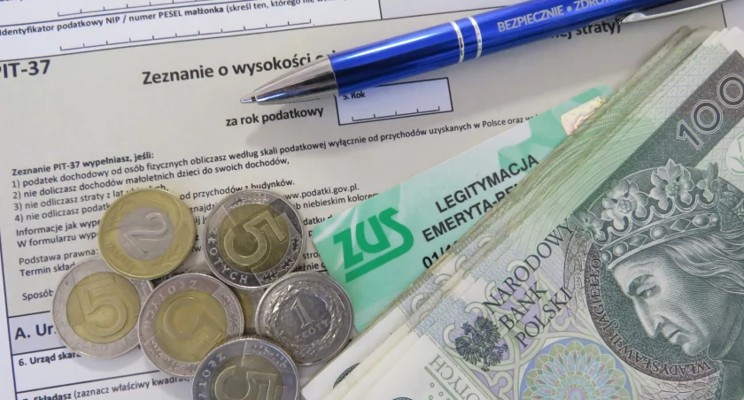 Emeryci i renciści nie muszą składać nowych oświadczeń podatkowych w ZUS, jeśli nie zaszły żadne zmiany