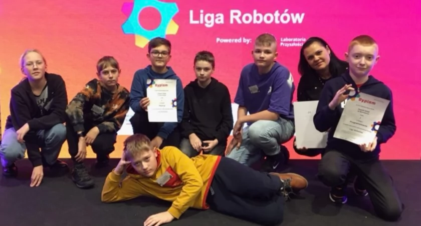 Sukces uczniów Zespołu Szkół w Szumowie na ogólnopolskim turnieju robotycznym [FOTO]