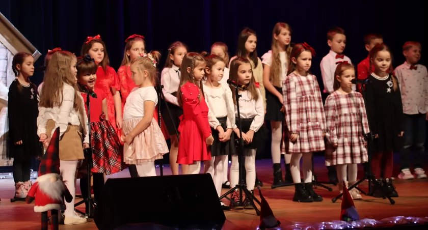 Świąteczny koncert w wykonaniu młodych artystów ze Studia Muzycznego ART [FOTO+VIDEO]