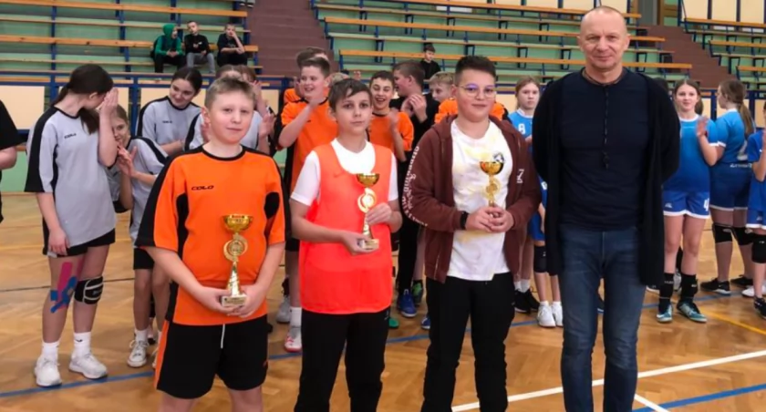 Drużyny SP4 awansowały do Półfinału Grupy Zachodniej w piłce ręcznej [FOTO]