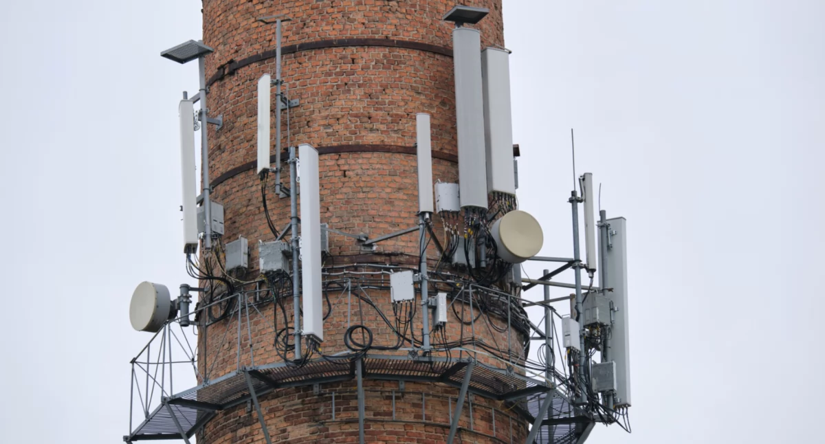 Radna Grażyna Anna Wyszyńska zapytała o promieniowanie elektromagnetyczne emitowane z urządzeń telekomunikacyjnych w Zambrowie