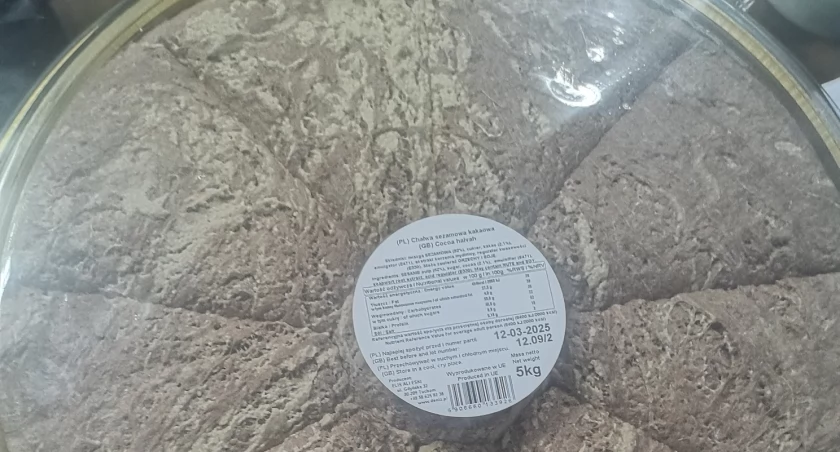 Bakterie Salmonelli w chałwie sezamowej. W zakładzie produkcyjnym doszło do rażących uchybień sanitarnych [FOTO]