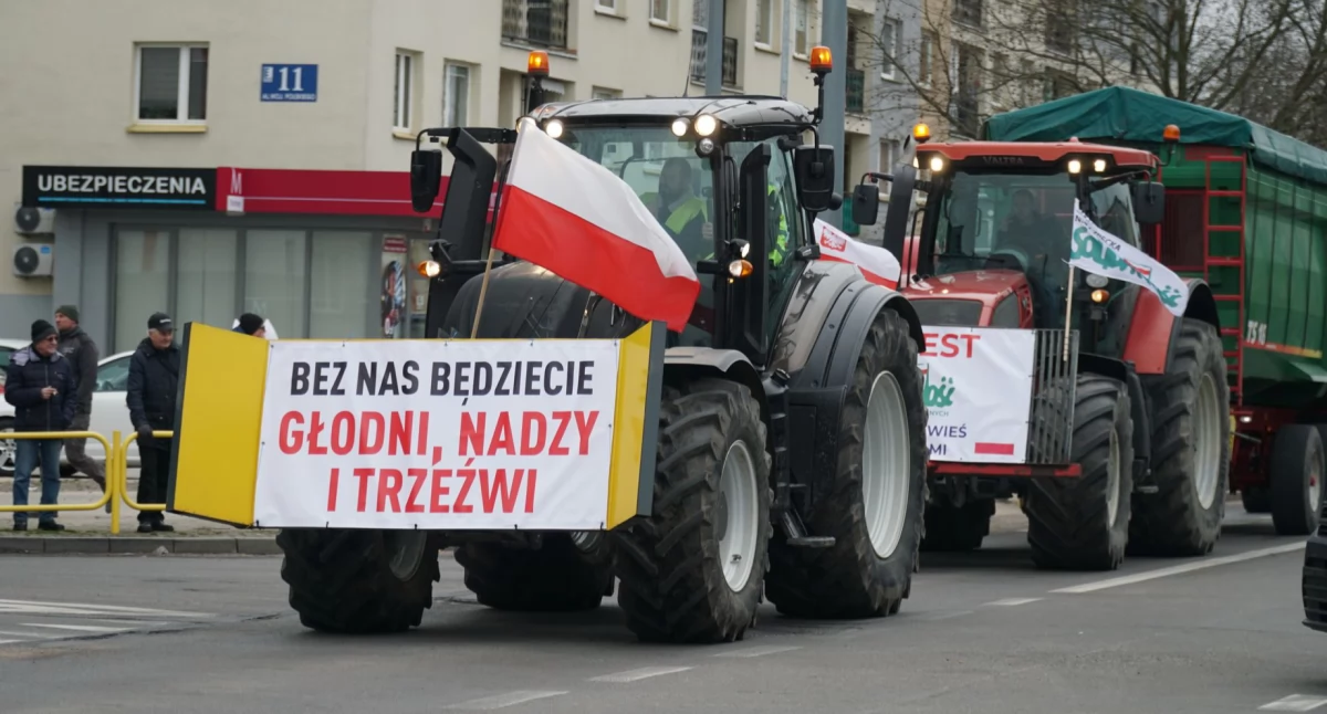 Protest rolników. Ciągniki wyjechały na ulice [VIDEO+FOTO]