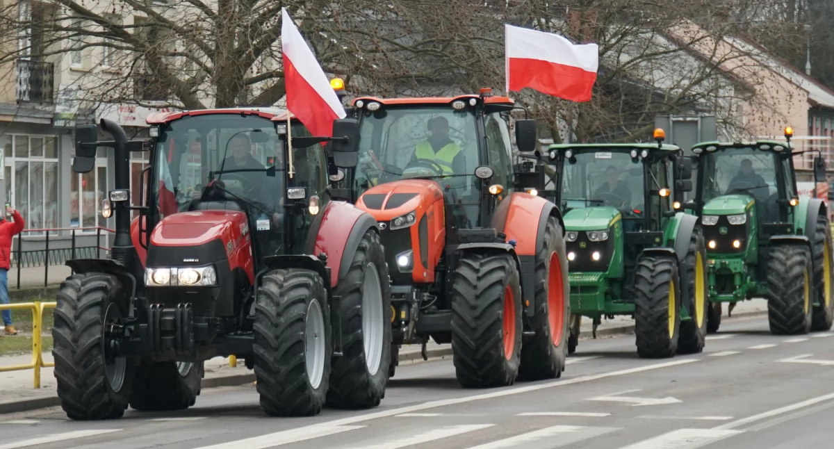 Strajk rolników nadal trwa. Zablokowana DK61