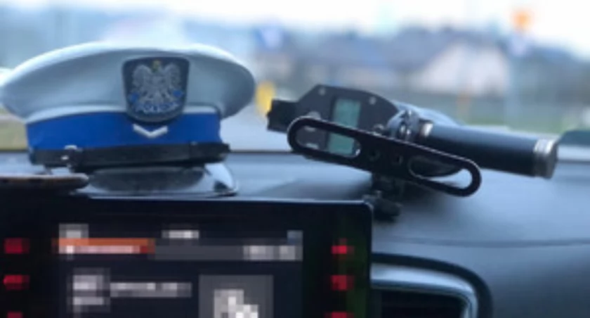 Jechał 121 km/h w terenie zabudowanym. Stracił prawo jazdy