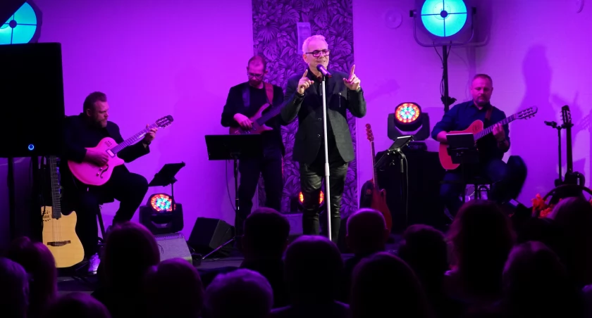 Robert Janowski i Acoustic Trio wystąpili z okazji Dnia Kobiet [VIDEO+FOTO]