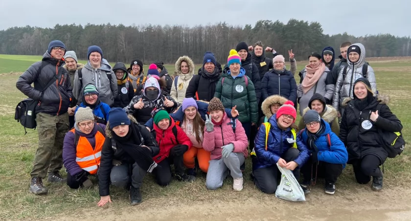 Młodzież i nauczyciele z SOSW w Długoborzu wyruszyli Tropem Wilczym [FOTO]