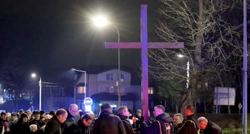 Harmonogram liturgiczny na okres Triduum Paschalnego oraz Świąt Wielkanocnych - wszystkie zambrowskie parafie